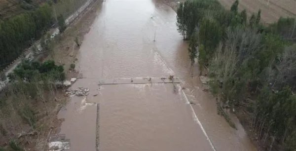 山西孝义市一村民养的猪被大水淹没,此次大暴雨为何受灾这么严重?