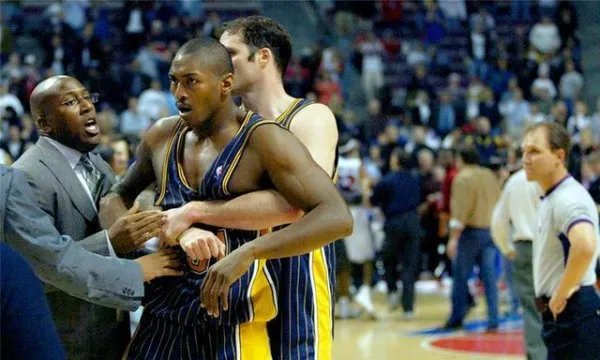 在NBA中,打球最“脏”的五大球员,都有谁?