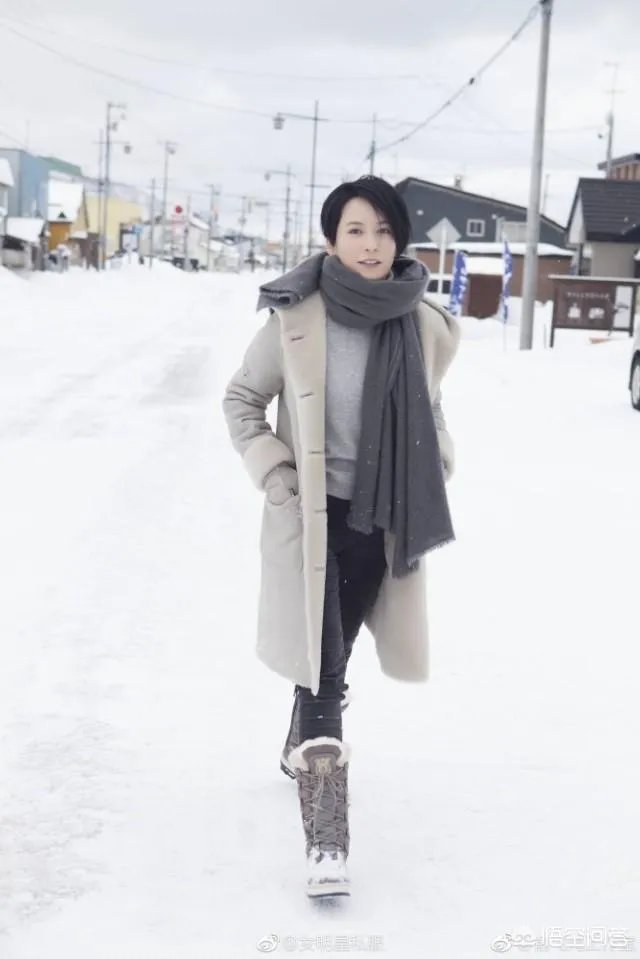 49岁许晴直播卸妆、素颜似少女，哪些女星年龄越大越有韵味？