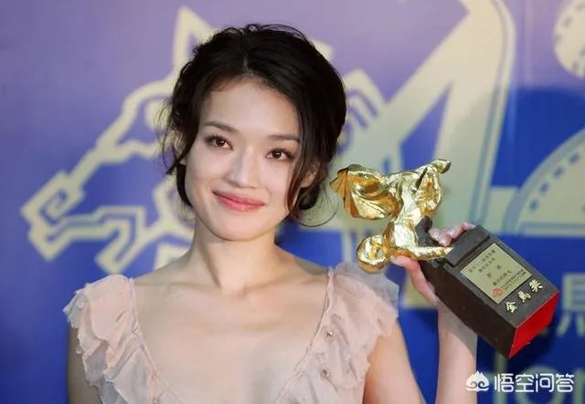 49岁许晴直播卸妆、素颜似少女，哪些女星年龄越大越有韵味？