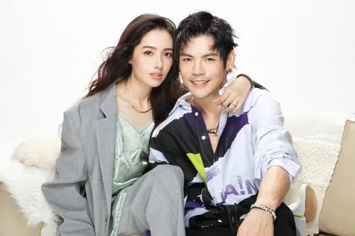 郭碧婷答应向太生三胎,是真爱向佐还是被逼无奈呢?