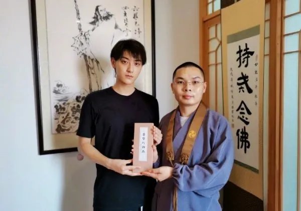 黄子韬在父亲去世后的首次现身,是什么样的状态呢?