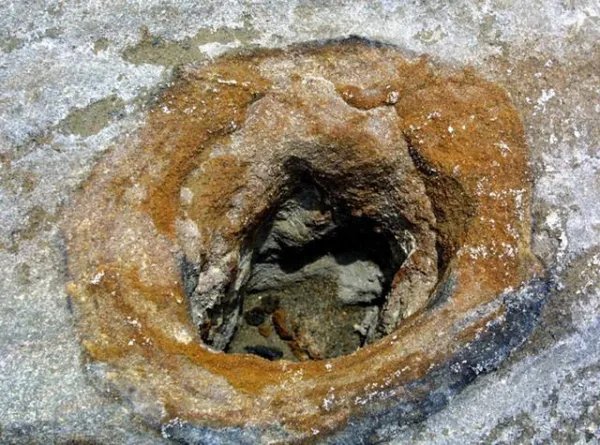 柴达木盆地发现15万年前的铁管,是谁放在那里?