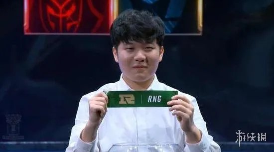 PDD深陷外挂风波不忘立flag:LPL进不了决赛就吃X!