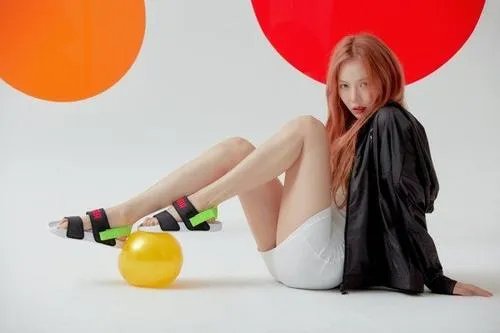 如何看待金晓钟说泫雅是最后一任女友这件事呢?