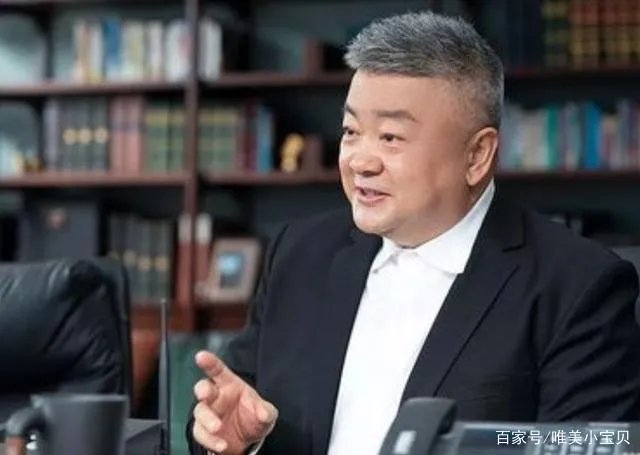炊事班“洪班长”,现已55岁与妻子恩爱20多年,洪剑涛现况如何?
