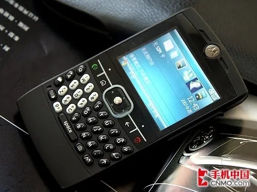 摩托罗拉Q8
