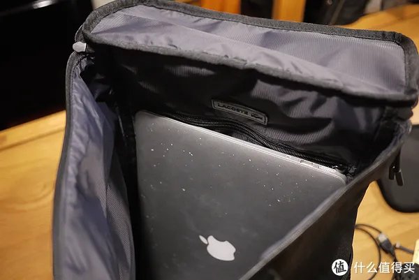 “蒋劲夫”同款?无限续航+全套装备的LACOSTE INFINI-T背包,让你成为最神气的奶爸!