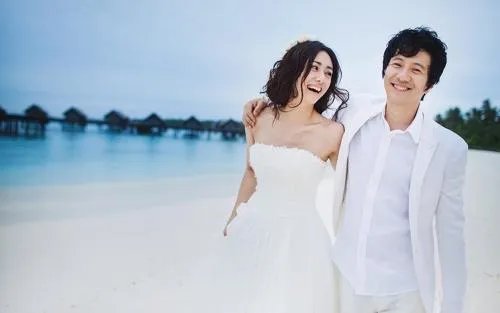 活在仙山上的郑钧，为何却娶了如此“俗气”的刘芸？