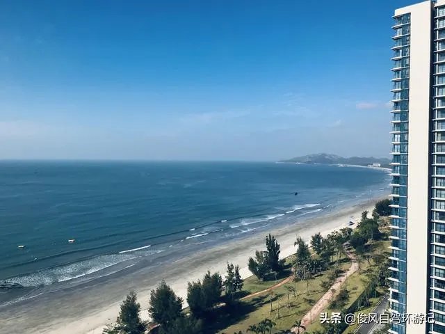 想去惠州看海，哪里海边比较好，附近的酒店性价比怎么样？