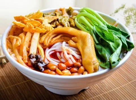 卖咖啡、卖螺蛳粉，如何评价中石化跨界“美食界”的这一行为？