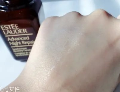 雅诗兰黛精华和眼霜怎么用?其实是有先后顺序的