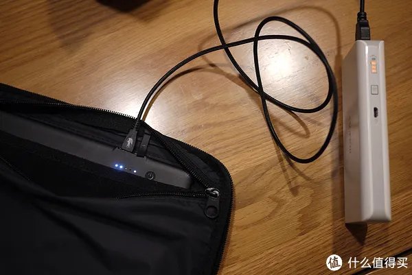 “蒋劲夫”同款?无限续航+全套装备的LACOSTE INFINI-T背包,让你成为最神气的奶爸!