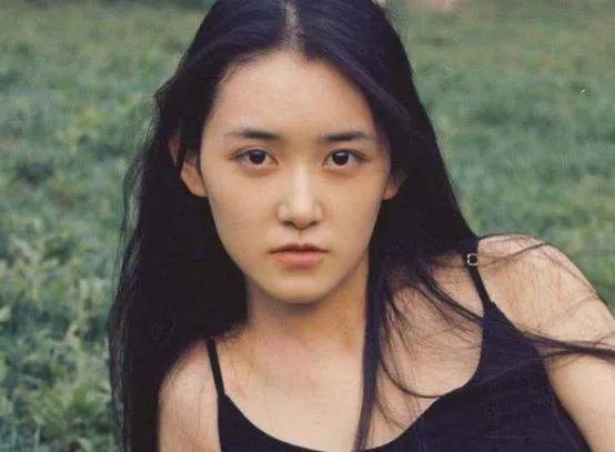 与关晓彤一起出道的四大童星，前三位大红大紫，唯独她被遗忘，她是谁？