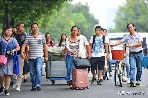 谁能解释一下昨天19号湖北省的新增病例统计是如何计算的,一头雾水?