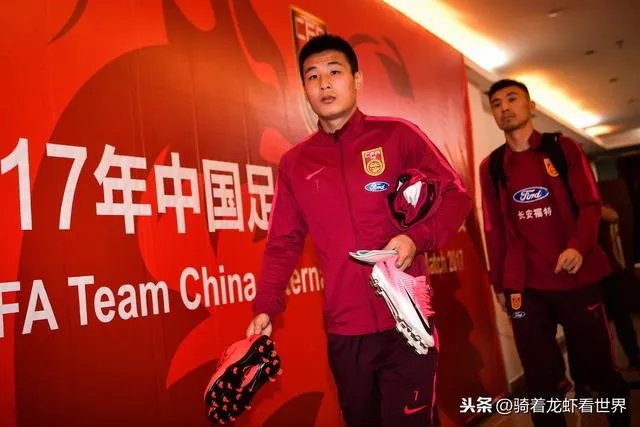 西班牙人足球俱乐部武磊确诊感染新冠肺炎，你支持他回国治疗吗？