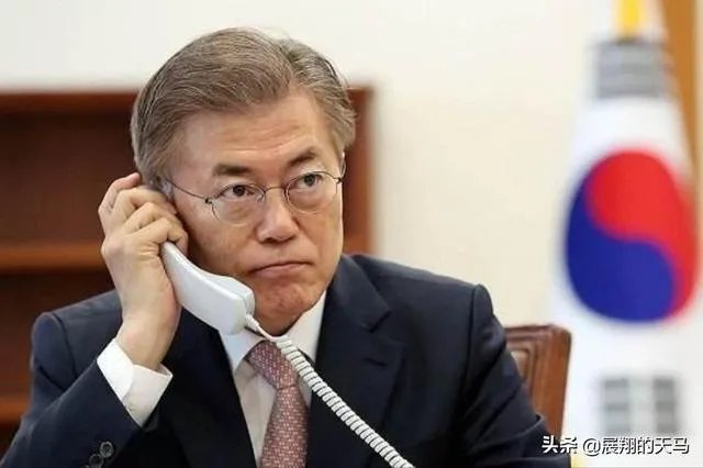 特朗普最后的退让，韩国保护费降到13亿美元，文在寅坚决说不刚到底，对此你怎么看？