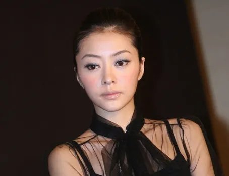 熊黛林和郭富城相恋7年分手,却只换来了郭富城的鞋子理论,你怎么看?