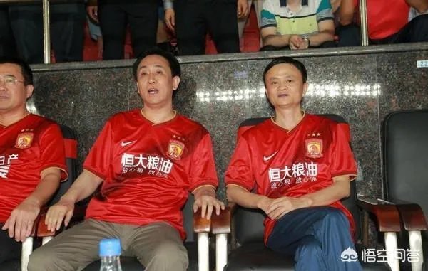 2014年,马云12亿买下恒大队50%的股权,如今他赚了多少钱?