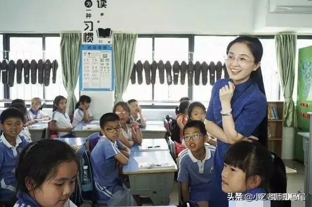 最近深圳名师胡红梅因为学术抄袭在网上很火,网友们怎么看她的成名之路呢?