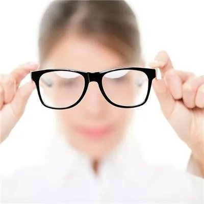 女性眼皮肿是什么原因