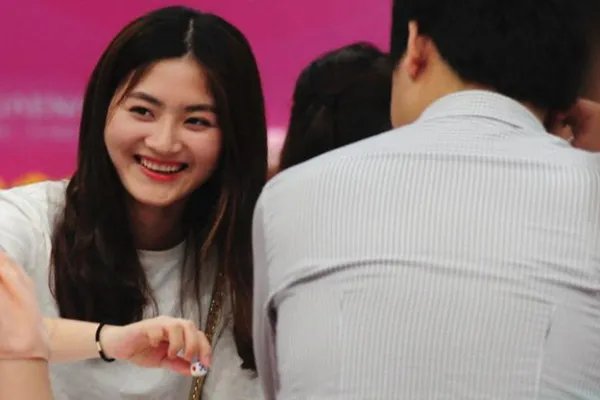 女子相亲带来4人吃掉5000元,你遇到过类似的奇葩人物吗?