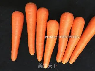 夏季美容美体的秘密:原汁原味的木瓜胡萝卜汁