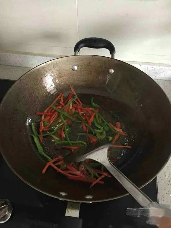 虾为什么不能吃死的?