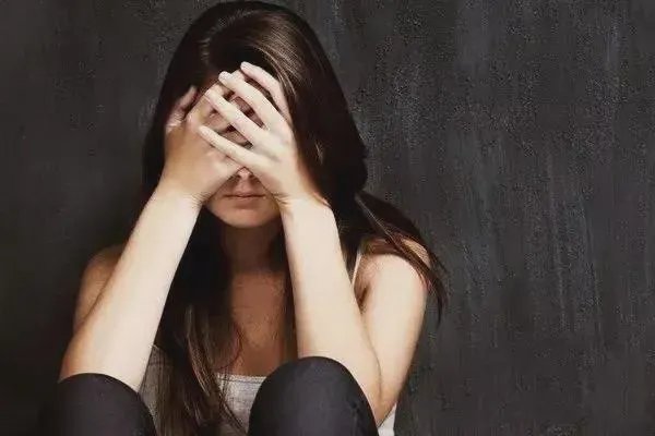 “阿里女员工被侵害”引发关注,此事中网友们争论不休的焦点是什么?