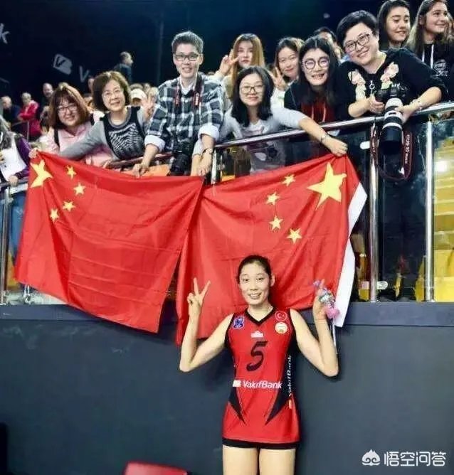 土超女排豪门瓦基弗银行队正式官宣朱婷续约,四大主力留队,如何看待朱婷的选择?