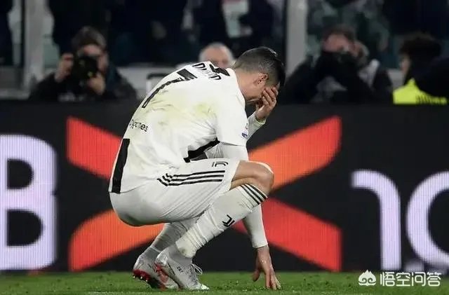 尤文1-0罗马,C罗1分钟连失2必进球气得直踹门柱,赛后罕见低分,你怎么看?