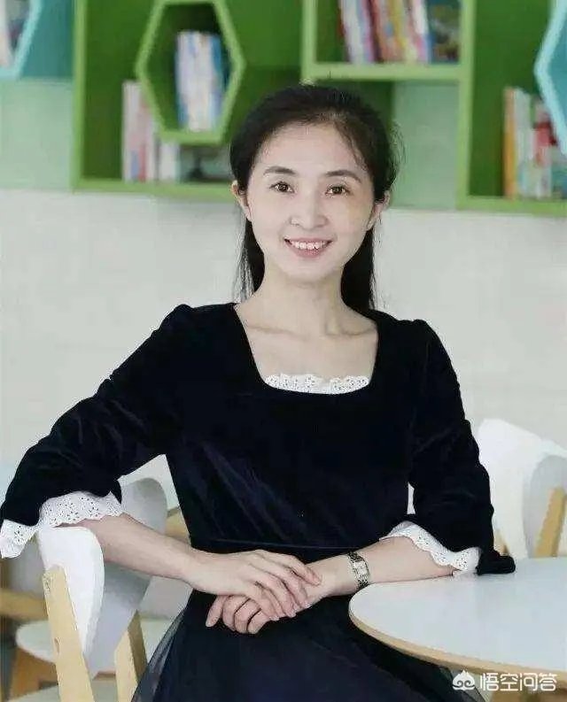 最近深圳名师胡红梅因为学术抄袭在网上很火,网友们怎么看她的成名之路呢?