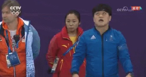 冬奥短道速滑男子1000米预赛,中国选手韩天宇、任子威连遭争议判罚被淘汰,你怎么看?