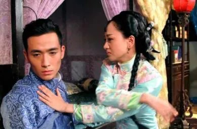 朱一龙杨蓉公开恋情:朱一龙喜欢杨蓉吗