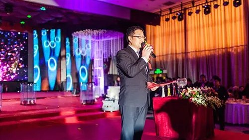 高端奢华的婚庆主持词 令人如痴如醉拉开婚礼序幕
