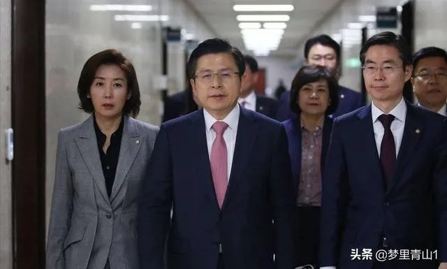 文在寅提议案取消总统特赦权,自由韩国党为何表示反对?