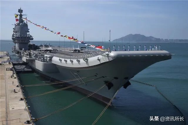 山东舰最新海上训练,看到歼-15上舰,还有多久形成战斗力?