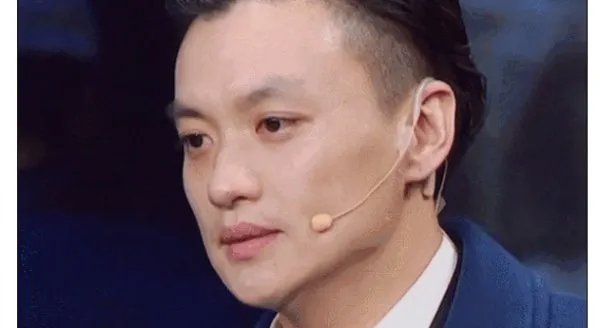 朱丹因为在节目中说自己和周一围的感情的事被网友围攻，为什么作为老公的周一围没有做出回应呢？