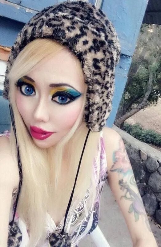 美国女子整成芭比花了多少钱 整了多少次