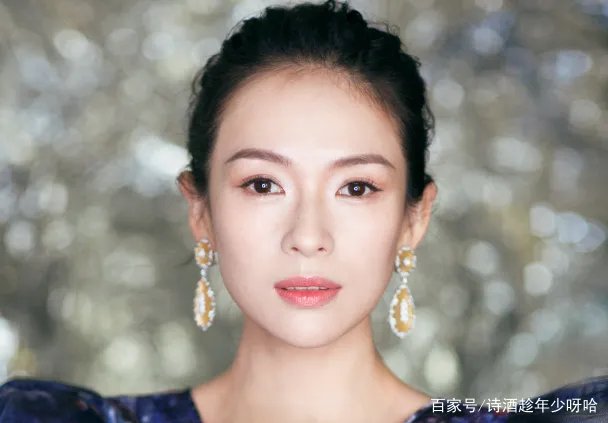 章子怡晒合照裁掉苏芒只留章泽天,娱乐圈鄙视链再现,打醒了多少年轻人?