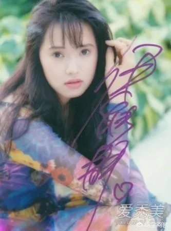 对于“伊能静”否认整容一事,你持什么样的态度?是相信还是质疑?