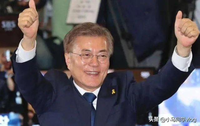 特朗普最后的退让，韩国保护费降到13亿美元，文在寅坚决说不刚到底，对此你怎么看？