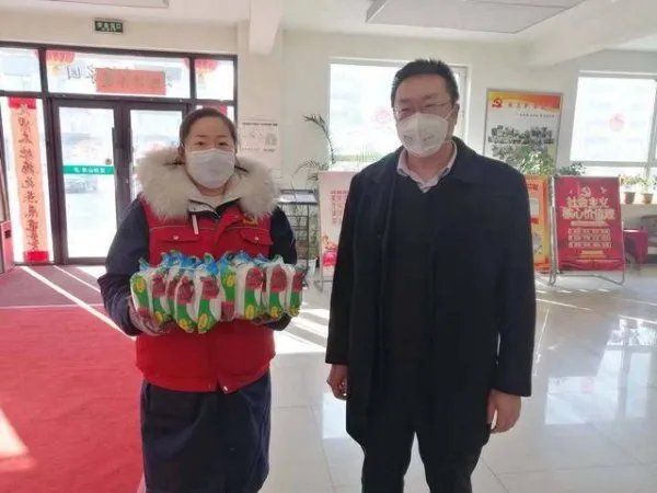 火神山医患再相聚热情拥抱,疫情期间有哪些感人故事?