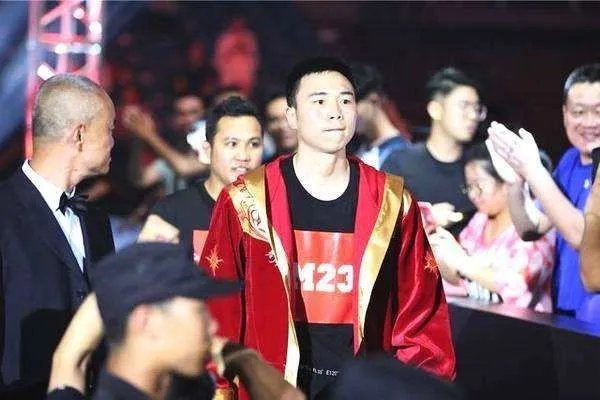 中国首位五星拳王徐灿,他和其他世界级拳王的区别在哪里?