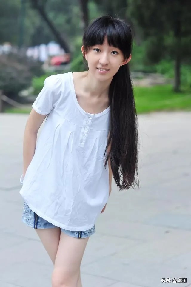 人像摄影的全身照,怎么可以拍摄出活泼奔放又不失淑女的感觉?