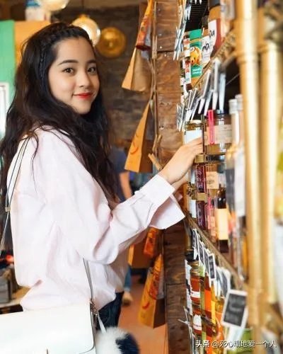 如何评价欧阳娜娜唱《惊雷》?
