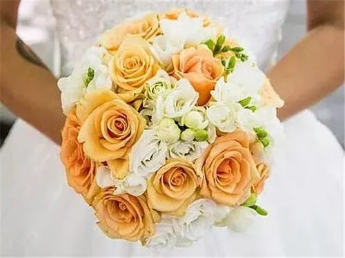 结婚8周年是什么婚 8年结婚送给老婆送什么