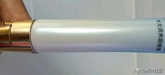 请问眼贴以及眼霜使用后细纹增多有可能是什么原因导致的?