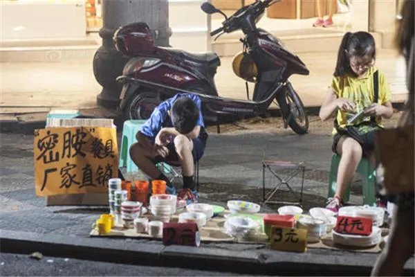 孟婆汤摊位散场后垃圾遍地,摆地摊如何注意环境卫生?