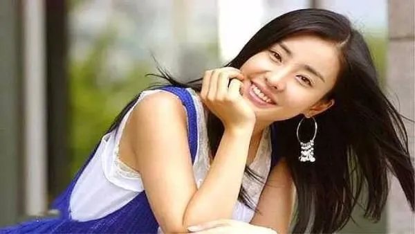还记得《深情密码》的赵深深吗?她的近况如何?